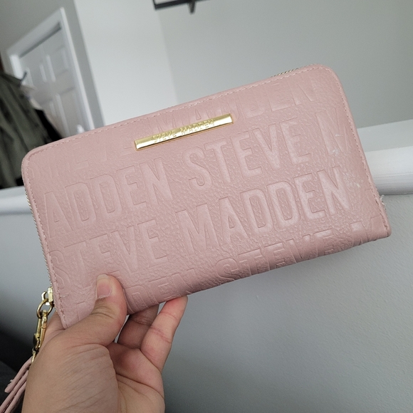 Steve Madden Handbags - 2/$40 Steve Madden Wristlet